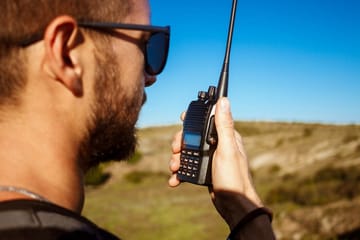Дальность раций: от чего зависит радиус действия и как увеличить дальность связи